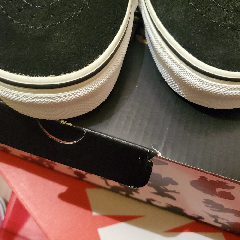 Disney vans - Picture 4 of 4